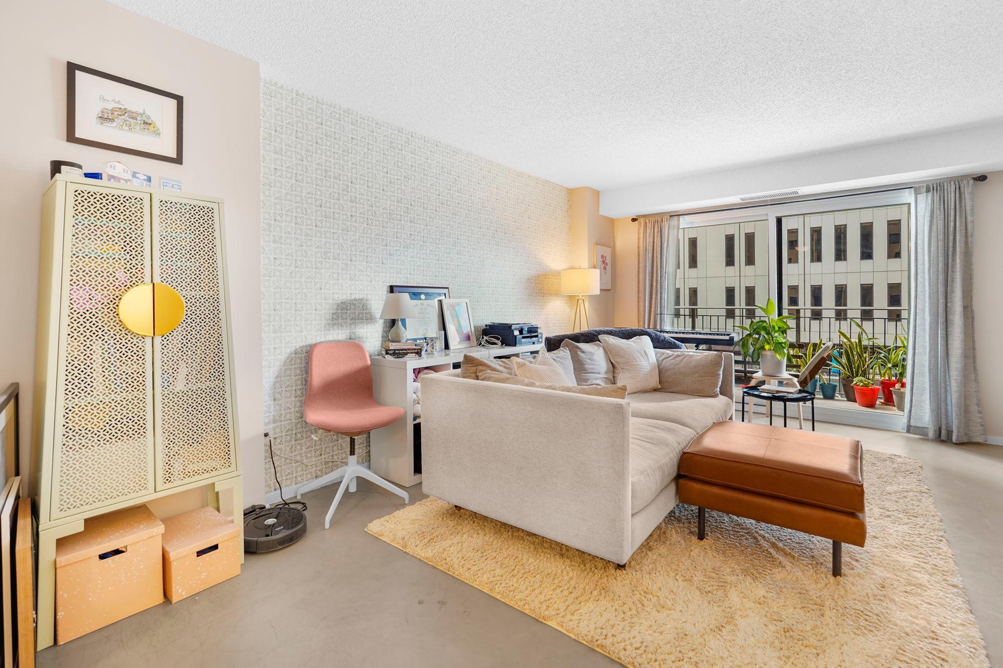121 Washington Avenue S 513