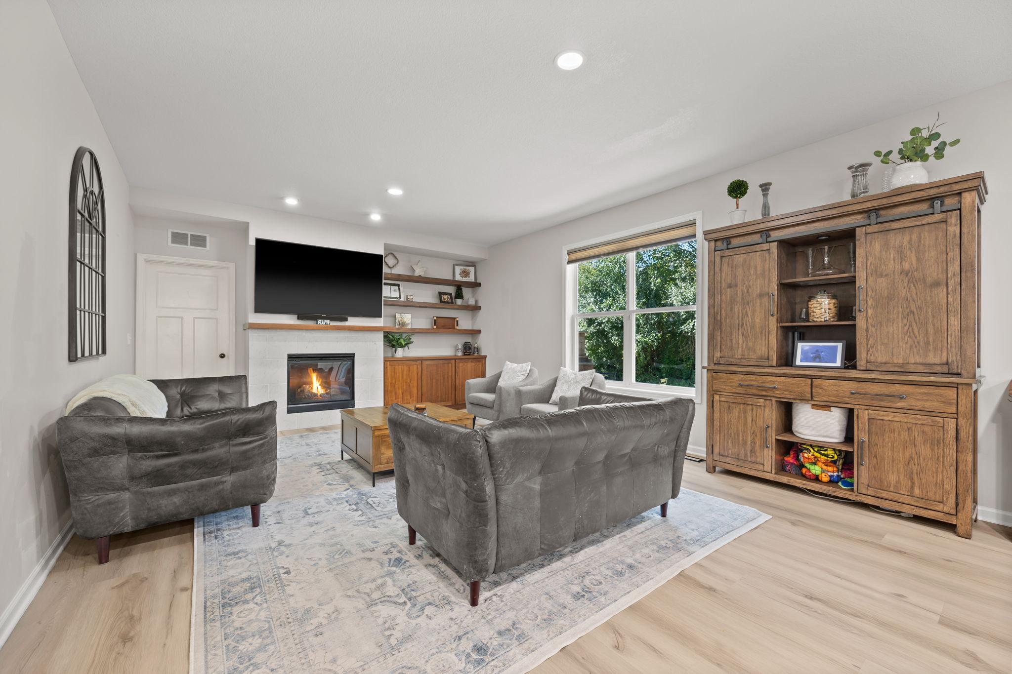 4515 Yellowstone Lane N