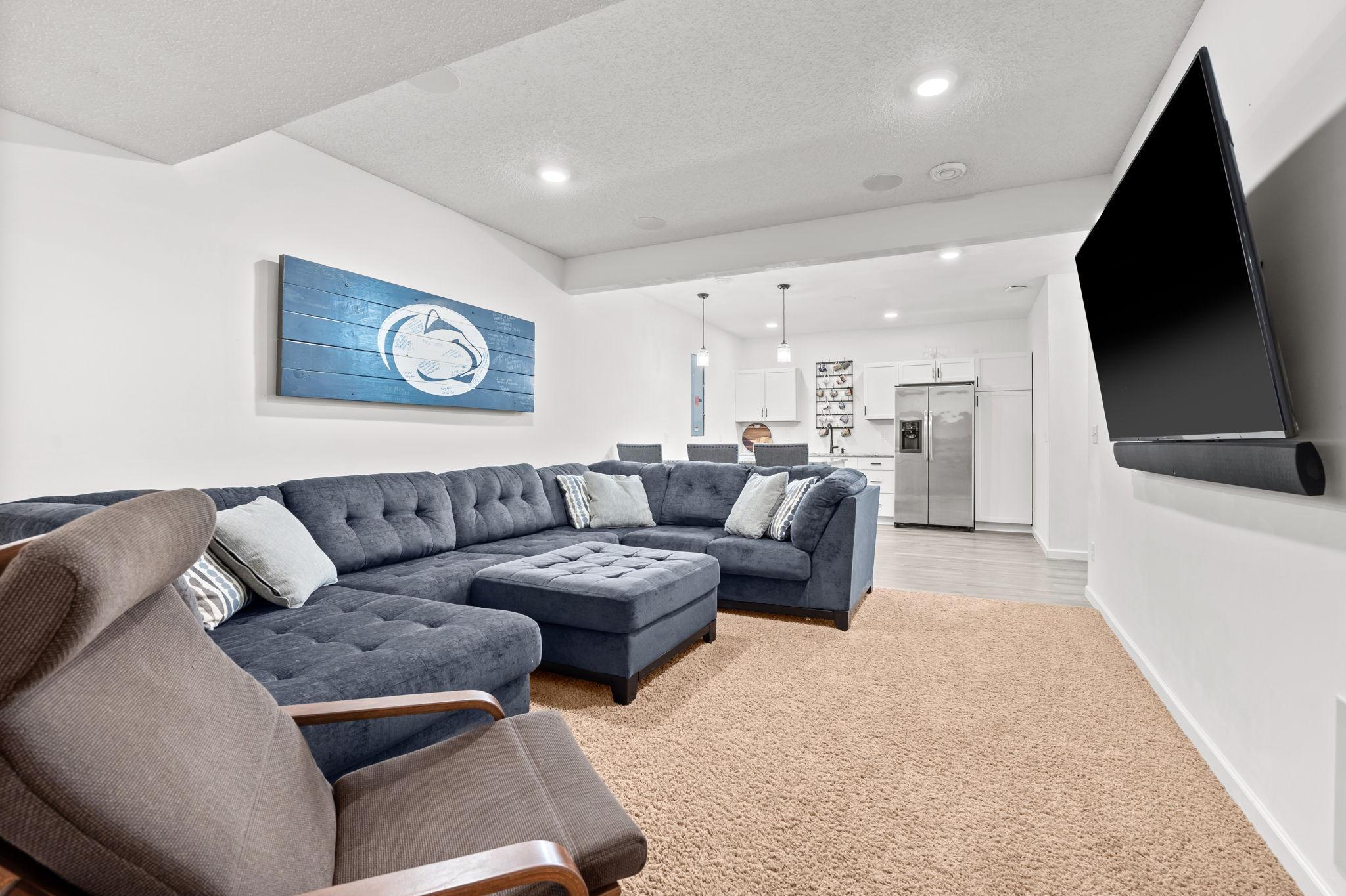 4515 Yellowstone Lane N