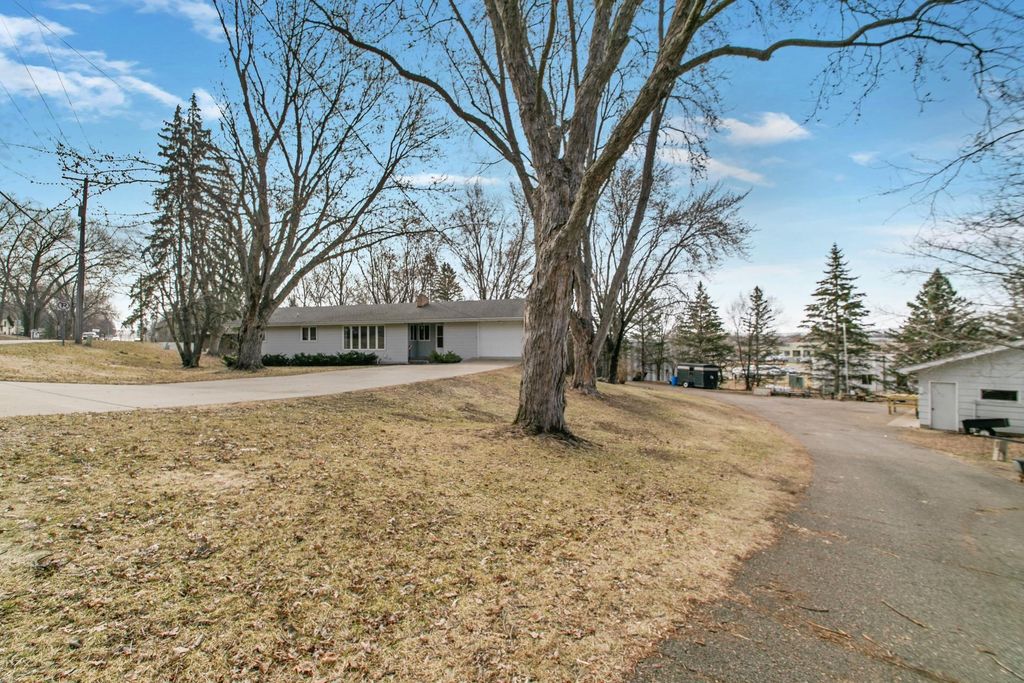 Photo of 936 5th Street S, Sauk Rapids, MN 56379 (MLS # 7042921)
