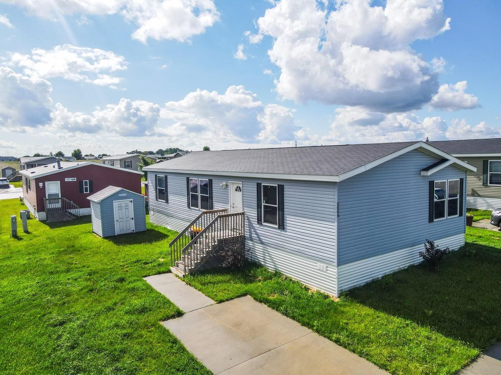 Photo of 2009 Osprey Pl NW Pl, Stewartville, MN 55976 (MLS # 6724314)