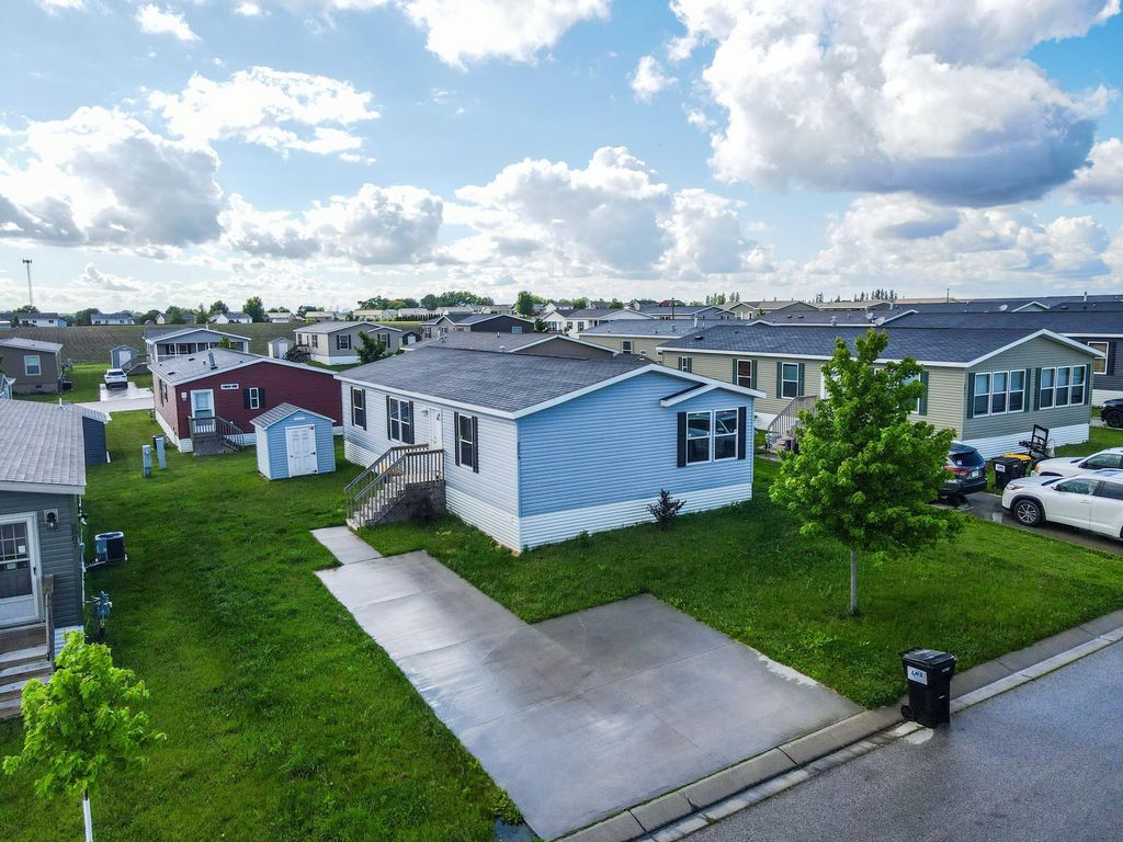 Photo of 2009 Osprey Pl NW Pl, Stewartville, MN 55976 (MLS # 6724314)