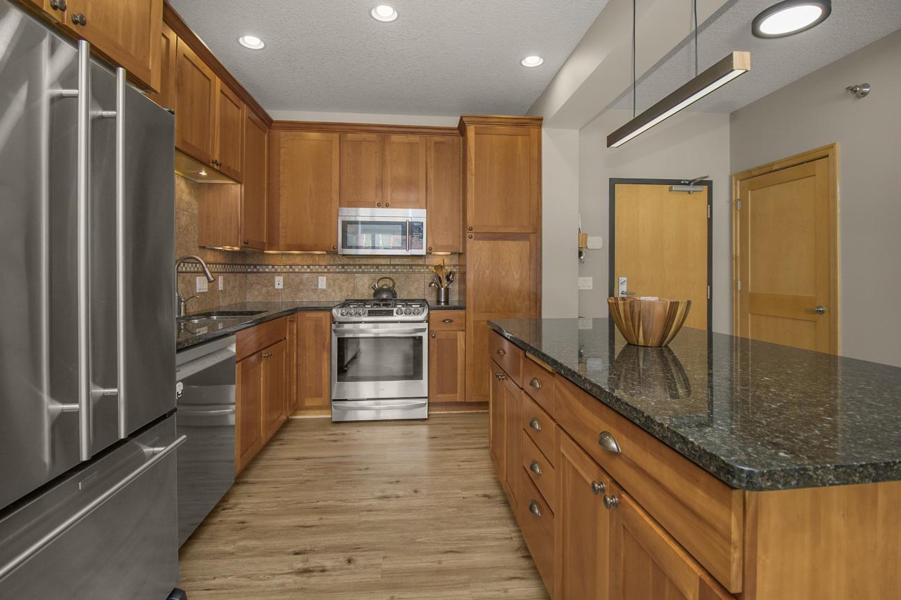 256 Spring Street 120