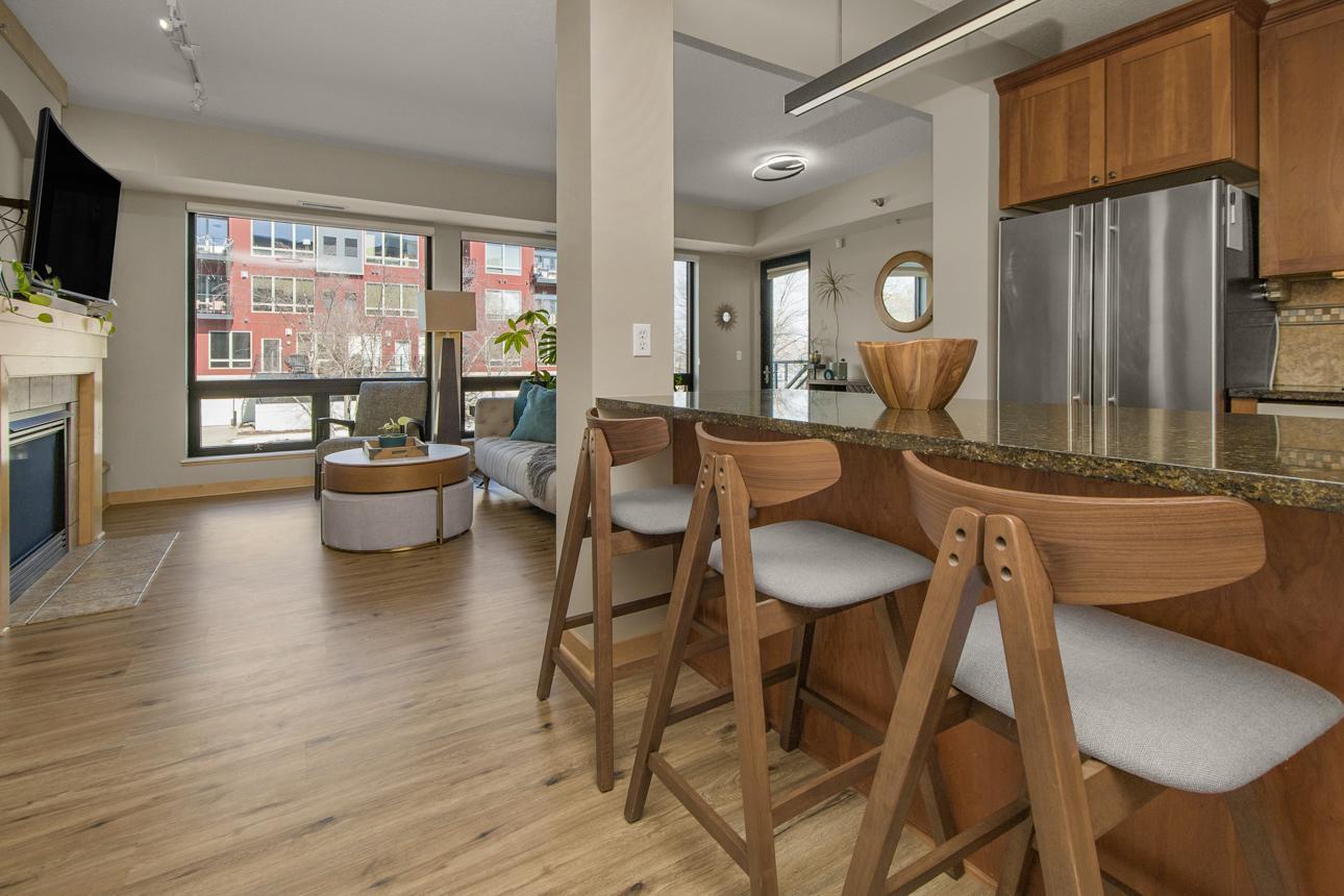 256 Spring Street 120