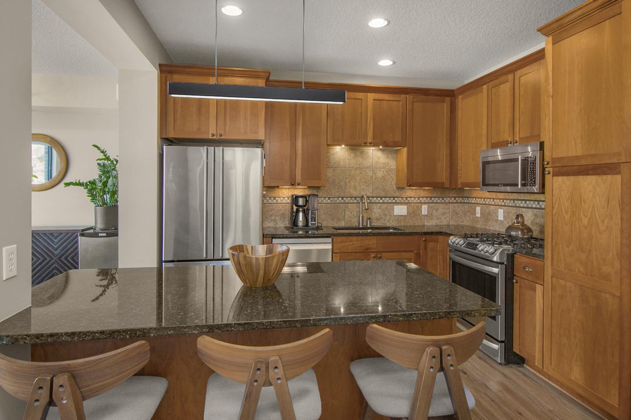 256 Spring Street 120