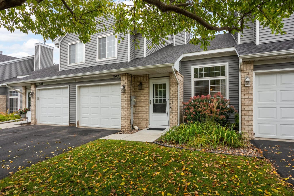 Photo of 547 Mission Hills Way W, Chanhassen, MN 55317 (MLS # 7143191)