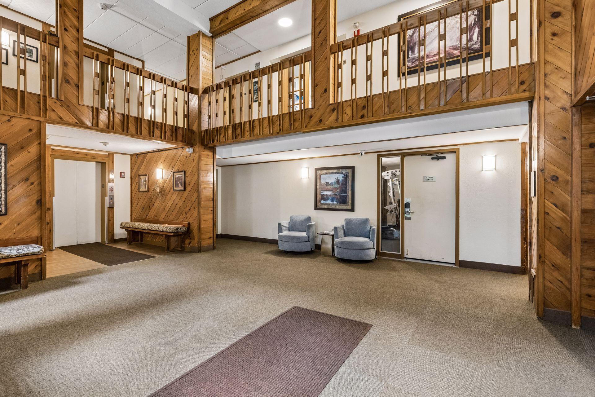 175 County Road B2 E 101A