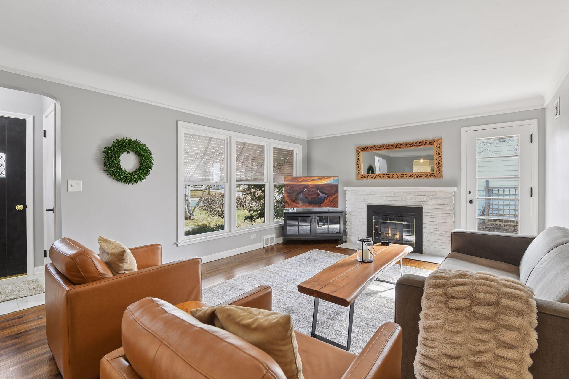 6004 Wooddale Avenue