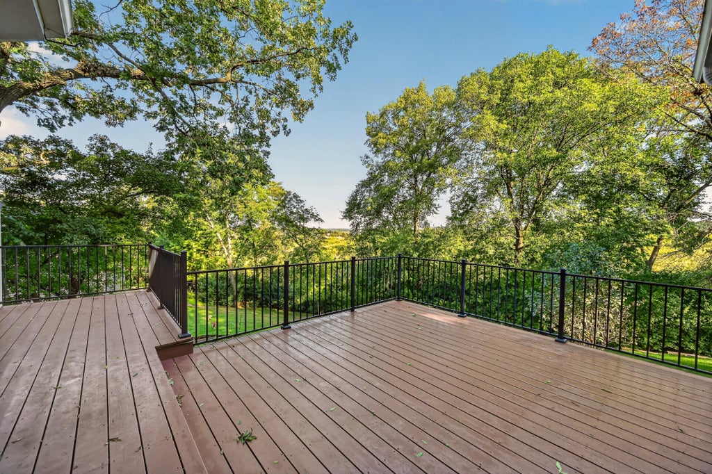 Photo of 1505 Glendale Hills Drive NE, Rochester, MN 55906 (MLS # 7141210)