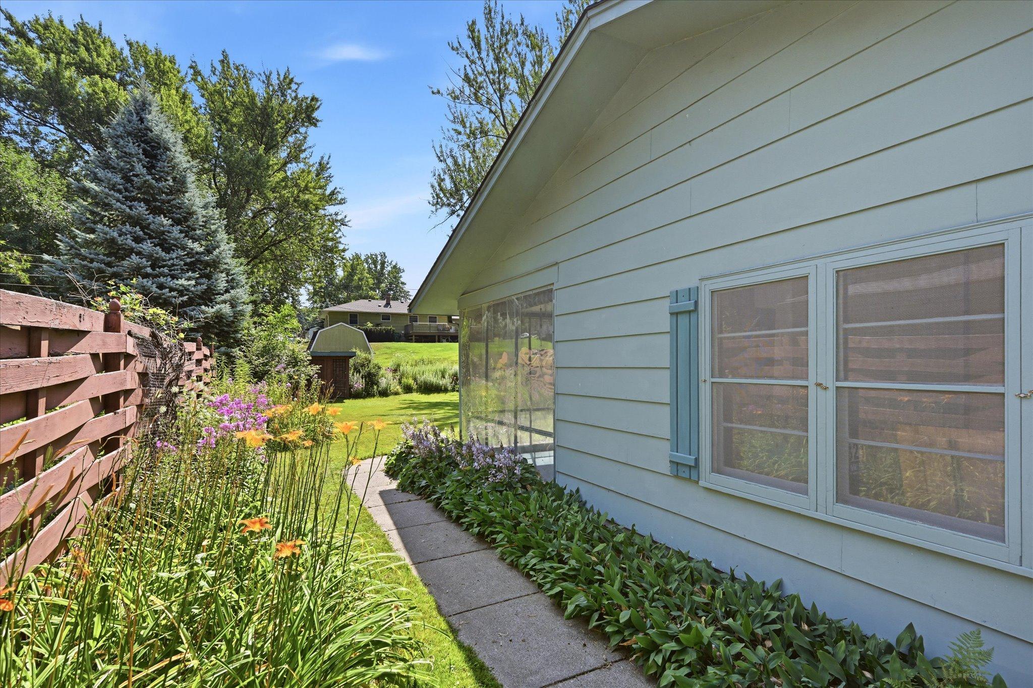 321 Hemlock Street S