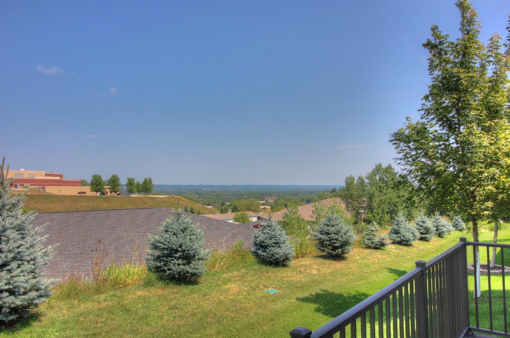 Photo of 2734 Ridgeview Drive, Red Wing, MN 55066 (MLS # 7120154)