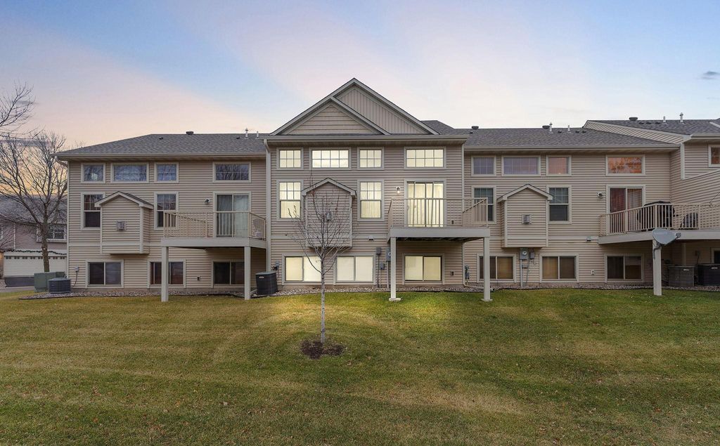 Photo of 11629 Prospect Curve, Woodbury, MN 55129 (MLS # 7001742)