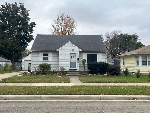 Photo of 607 14th Avenue SW, Austin, MN 55912 (MLS # 6808792) Photo of 607 14th Avenue SW, Austin, MN 55912 (MLS # 6808792)