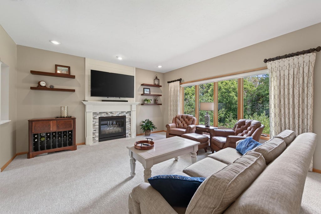 Photo of 10817 Cambridge Court, Burnsville, MN 55337 (MLS # 7140551)