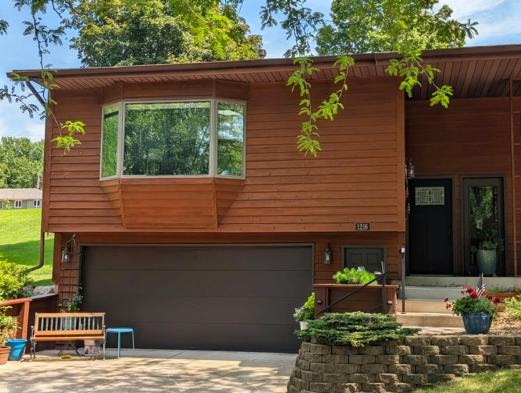 Photo of 1216 Oak Drive, Montevideo, MN 56265 (MLS # 7115217)