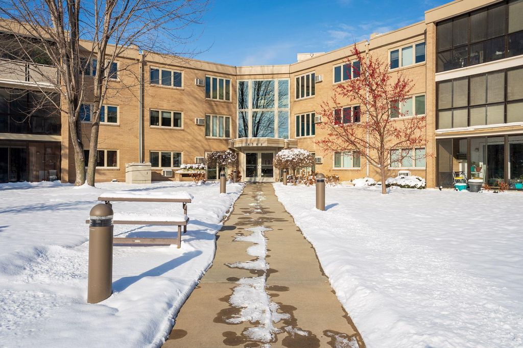 Photo of 4360 Brookside Court #310, Edina, MN 55436 (MLS # 7006413)