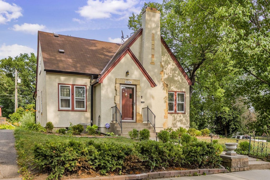 Photo of 1084 Bradley Street, Saint Paul, MN 55130 (MLS # 7116489)