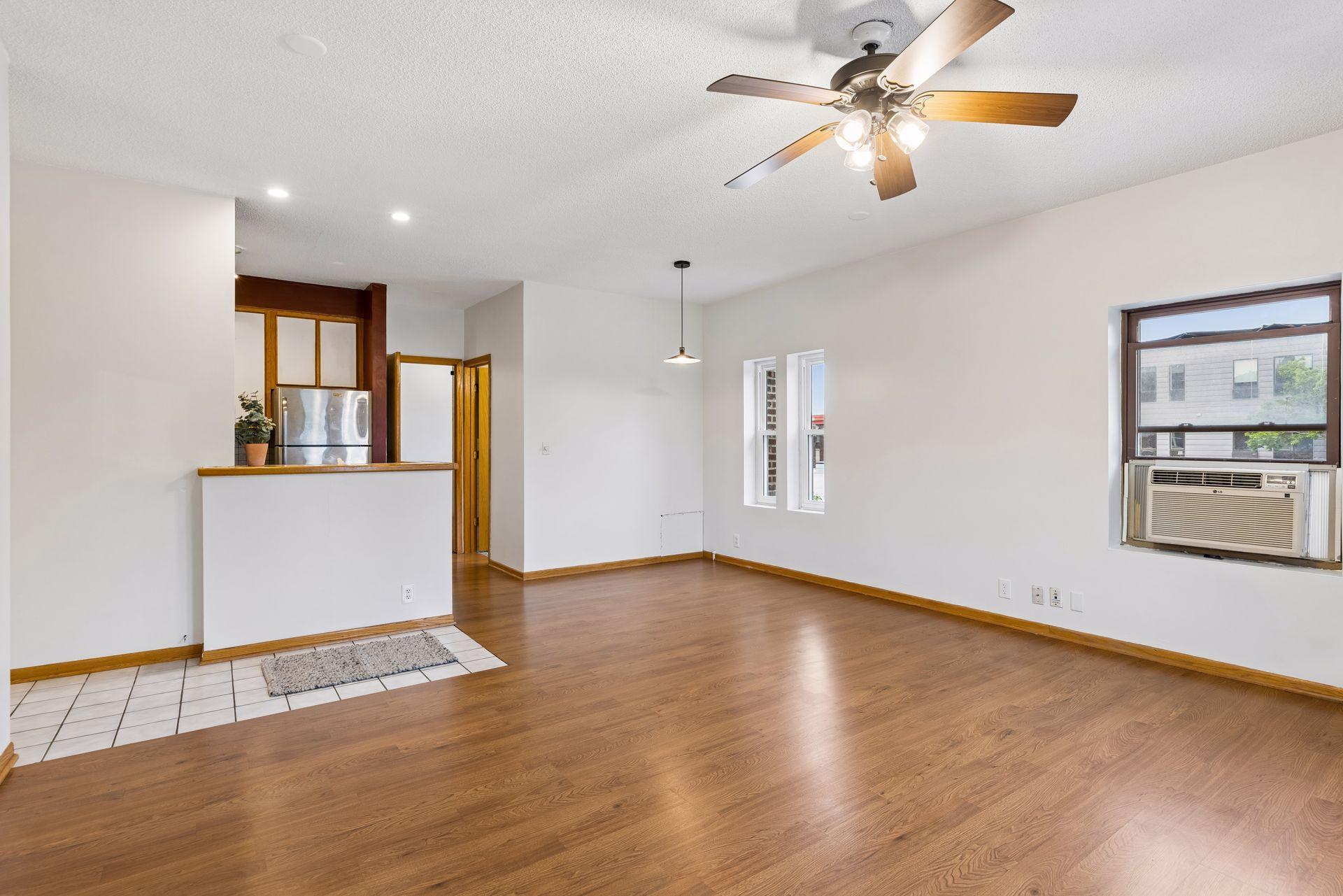 2733 Girard Avenue S 305