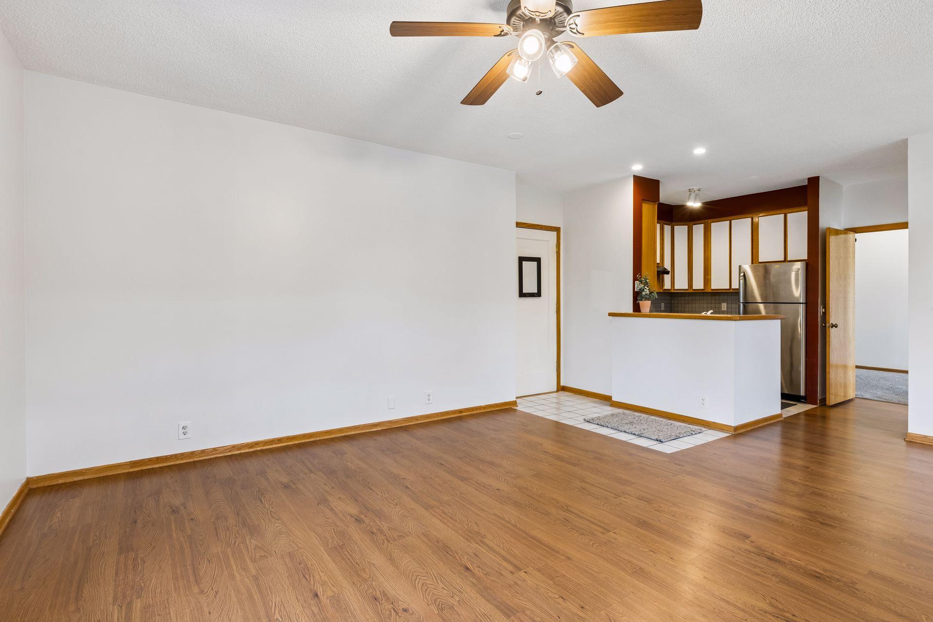 2733 Girard Avenue S 305