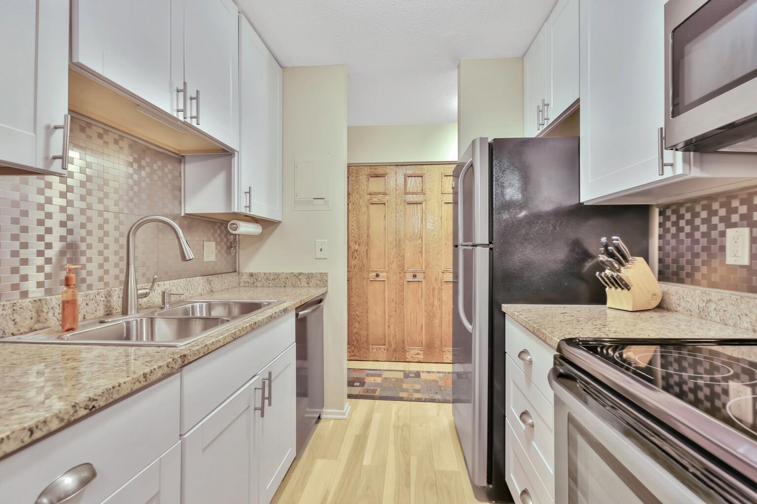 2800 Hamline Avenue N 241