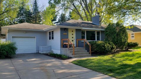 1354 Judith Avenue Roseville MN 55113