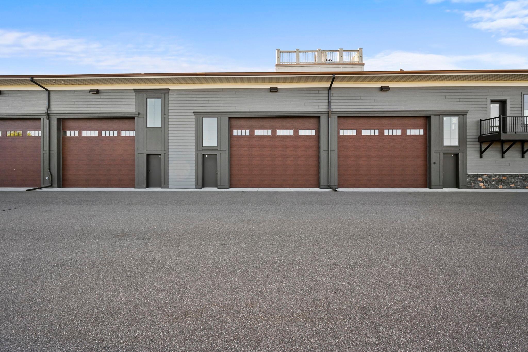 3520 Arrowhead Drive 9