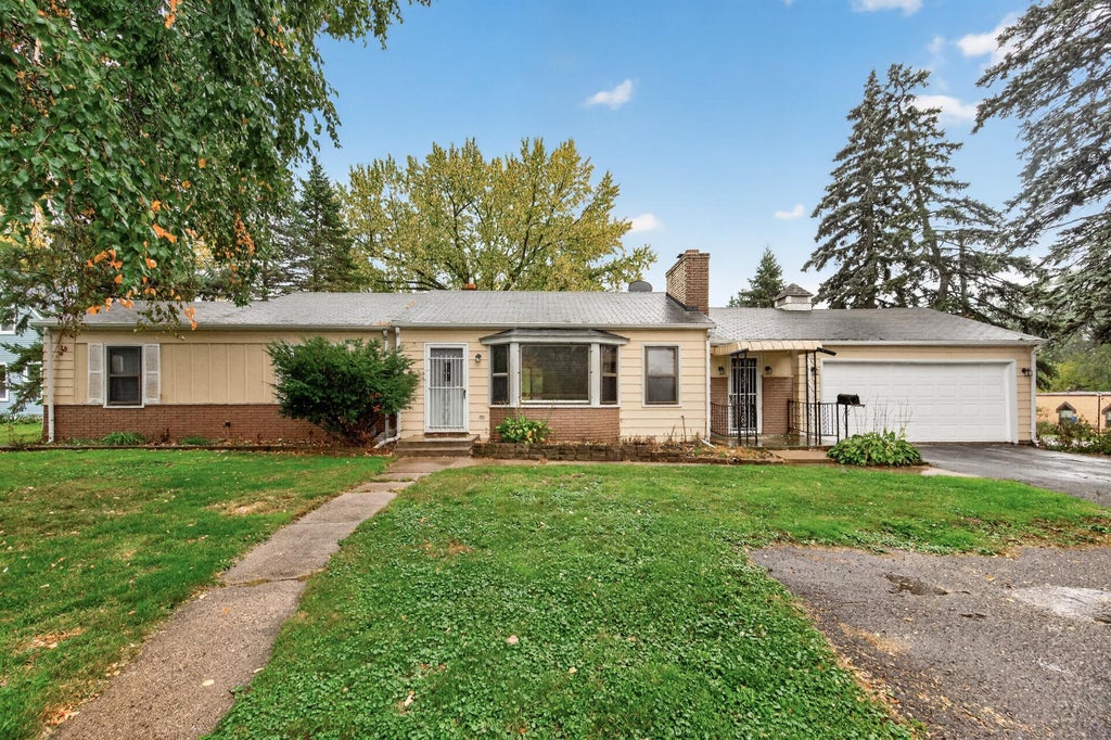 Photo of 1210 County Road C East, Maplewood, MN 55109 (MLS # 7160160)
