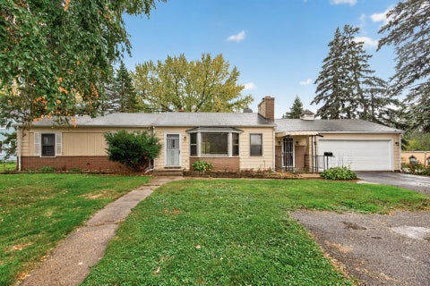 Photo of 1210 County Road C East, Maplewood, MN 55109 (MLS # 7160160)