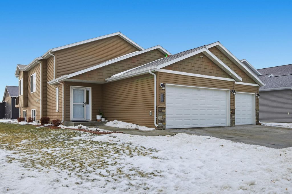 Photo of 3053 38th Avenue S, Moorhead, MN 56560 (MLS # 7001708)
