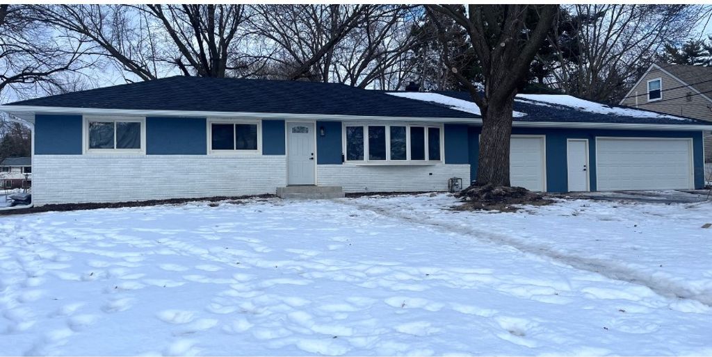 Photo of 405 Minnesota Avenue, Roseville, MN 55113 (MLS # 7008434)