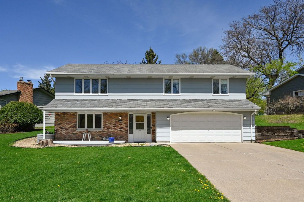 Photo of 3916 Ensign Avenue N, New Hope, MN 55427 (MLS # 7020352)
