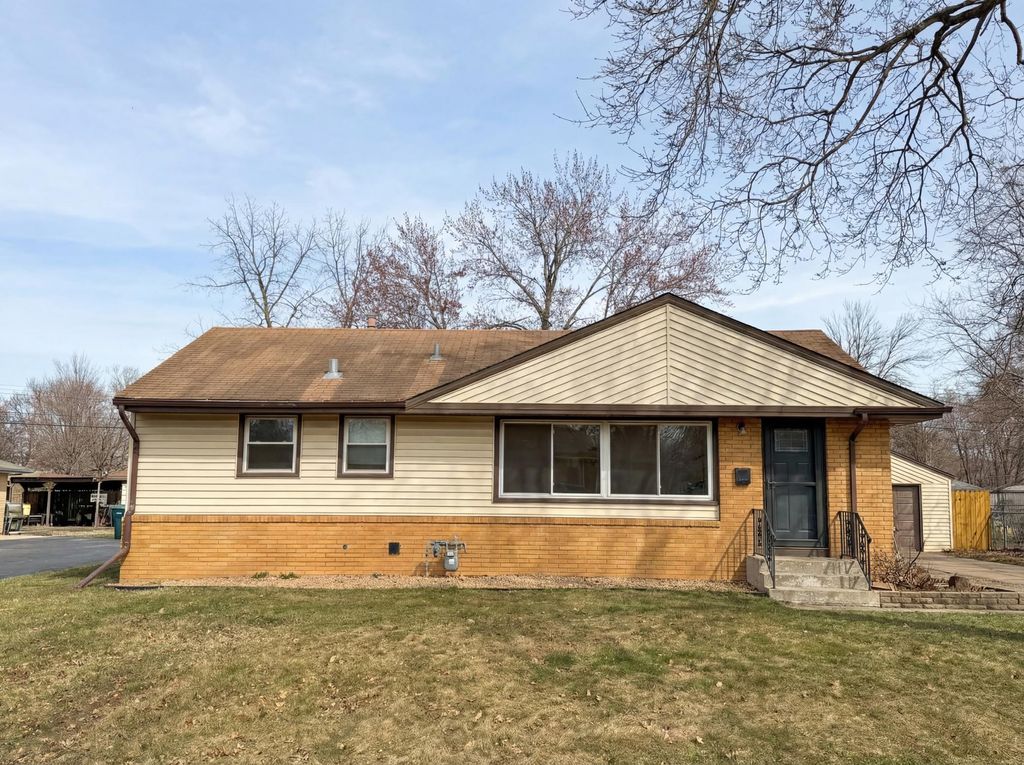 Photo of 5918 Zenith Avenue N, Brooklyn Center, MN 55429 (MLS # 7052645)