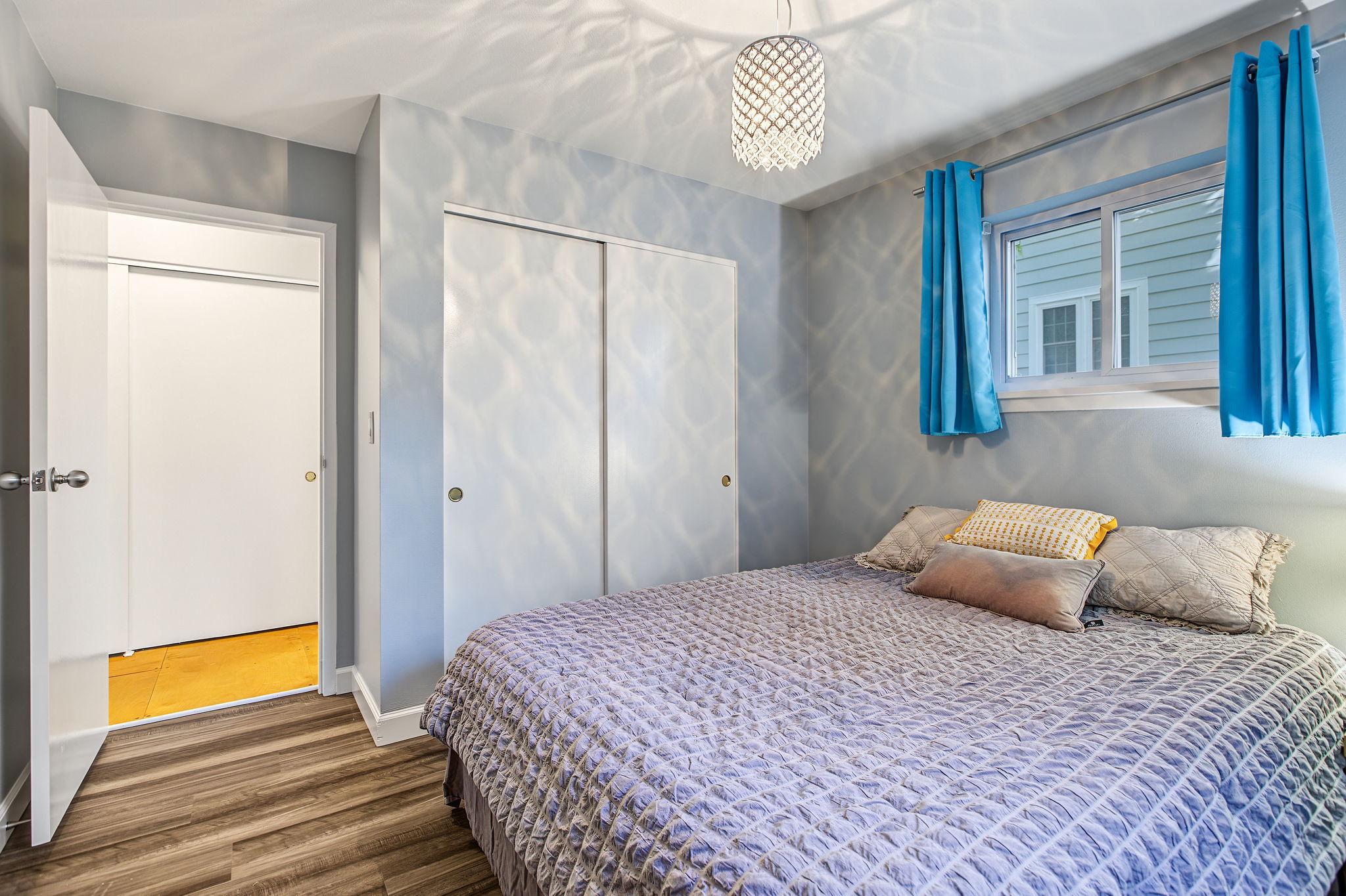 2747 Dupont Avenue S 101