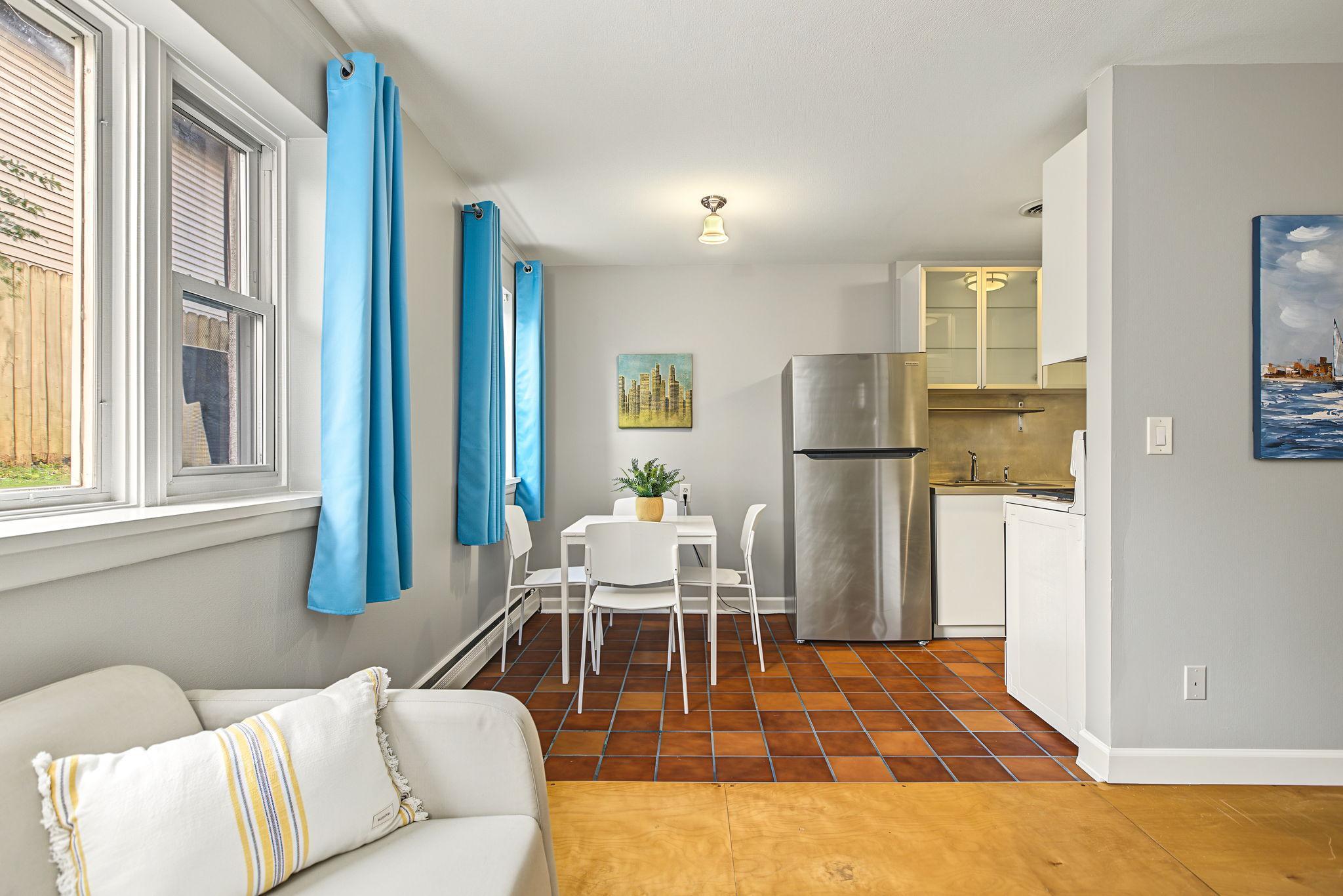 2747 Dupont Avenue S 101