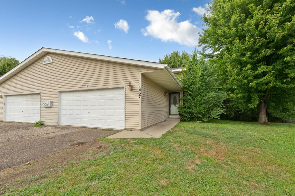 Photo of 1437 Mcintosh Circle, Shakopee, MN 55379 (MLS # 7128617)