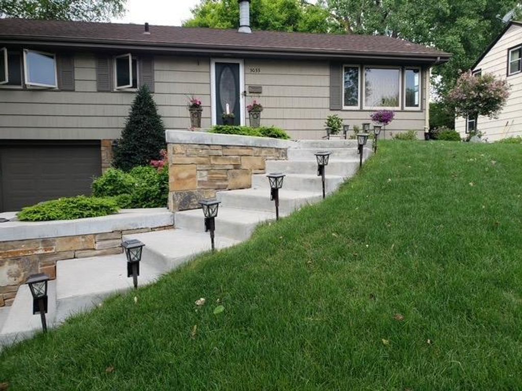 Photo of 3033 Virginia Avenue N, Crystal, MN 55427 (MLS # 7042405)