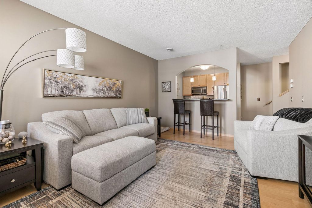 Photo of 512 W 84th Street, Bloomington, MN 55420 (MLS # 7039267)