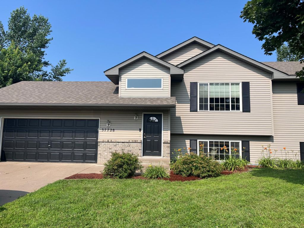 Photo of 37728 Hawthorne Avenue, North Branch, MN 55056 (MLS # 7015336)