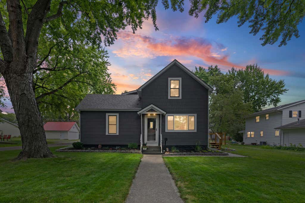 Photo of 1416 Ford Avenue N, Glencoe, MN 55336 (MLS # 7125909)