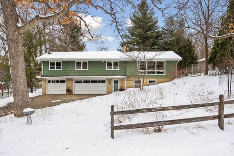 3974 Fairview Avenue N Arden Hills MN 55112