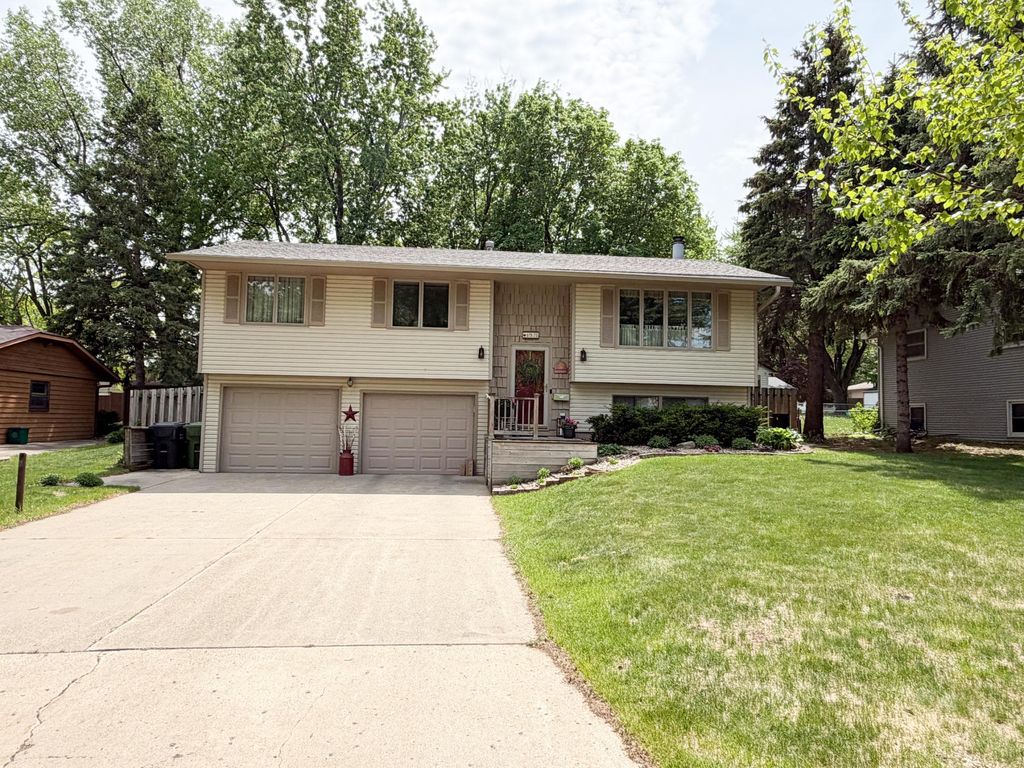 Photo of 1925 Driftwood Avenue, Worthington, MN 56187 (MLS # 7077862)