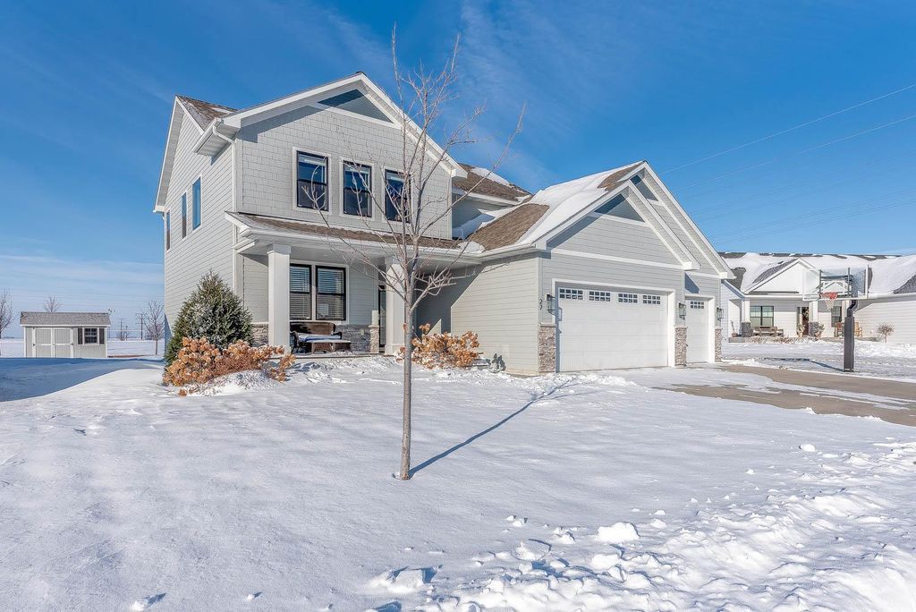 Photo of 27 Prairie Court, North Mankato, MN 56003 (MLS # 6824132)