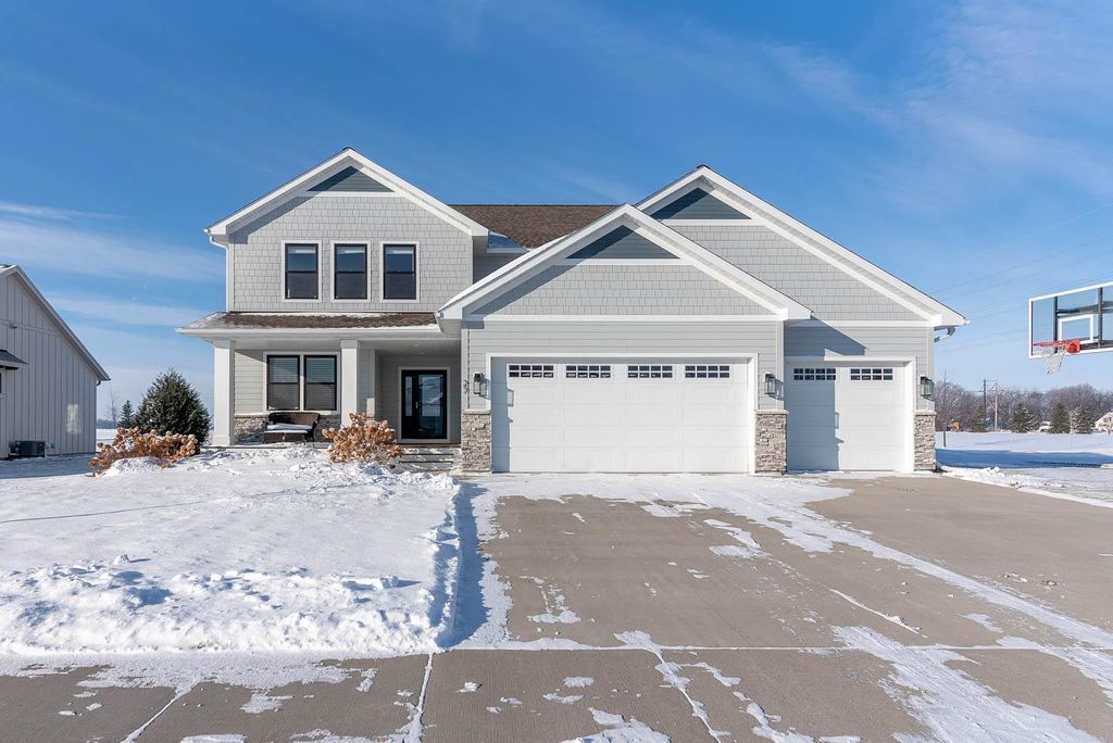 Photo of 27 Prairie Court, North Mankato, MN 56003 (MLS # 6824132)