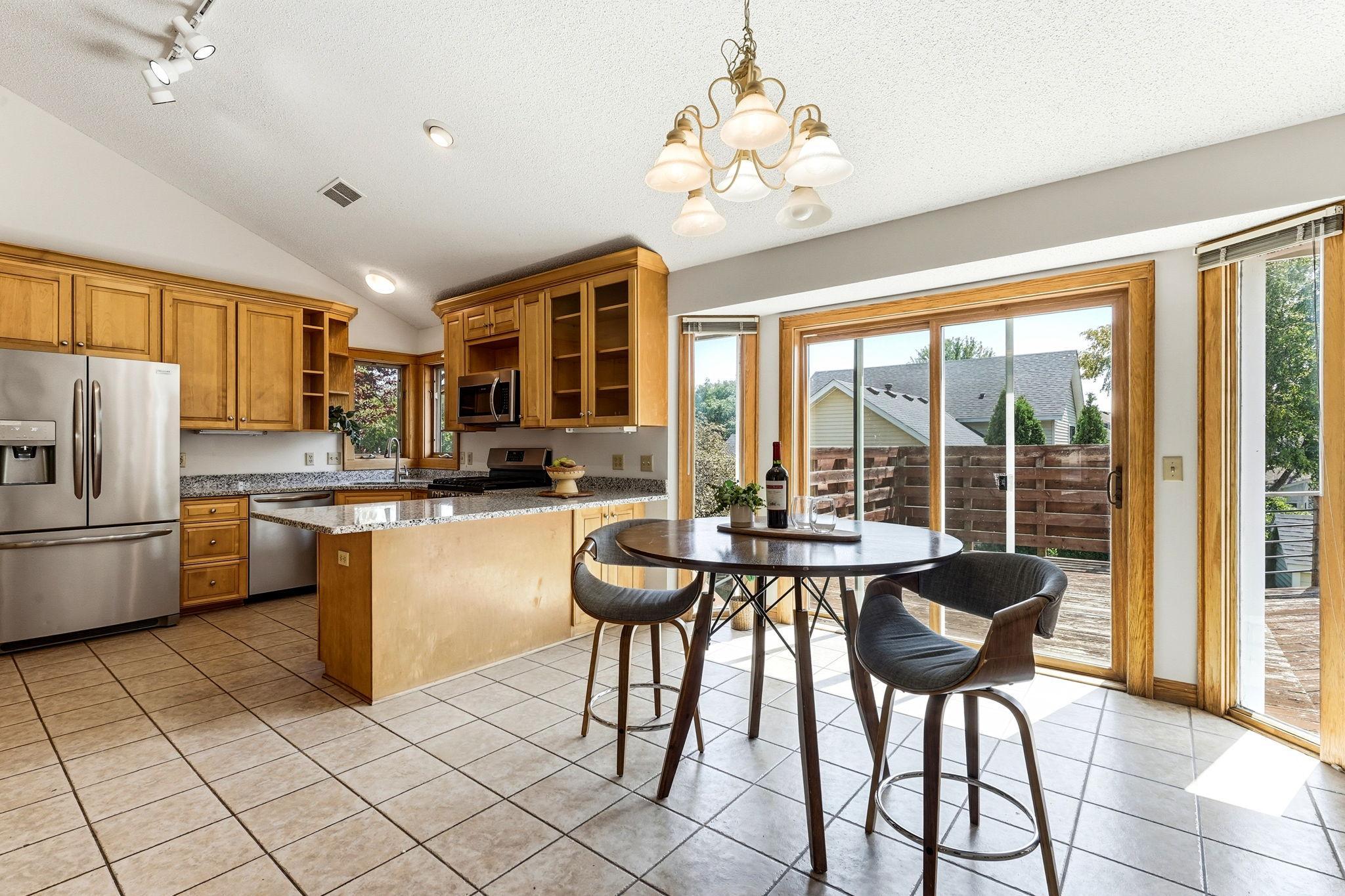 8843 Blackoaks Lane N