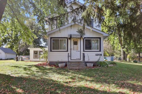 Photo of 1208 9th Avenue SW, Faribault, MN 55021 (MLS # 6757654)