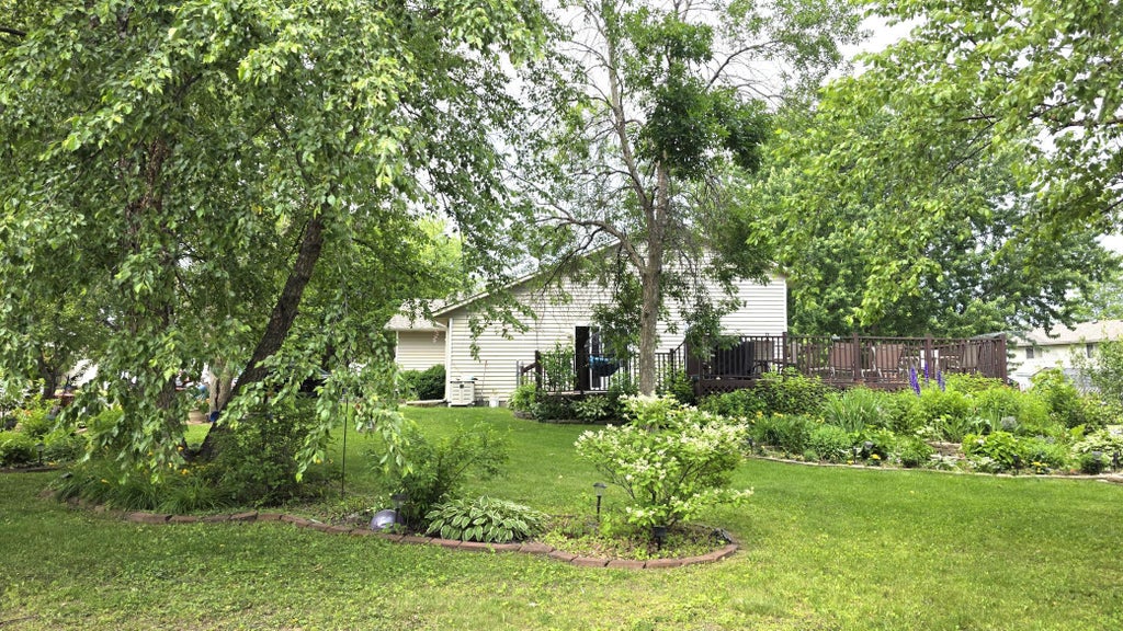 Photo of 6546 Upper 22nd Street N, Oakdale, MN 55128 (MLS # 7100397)