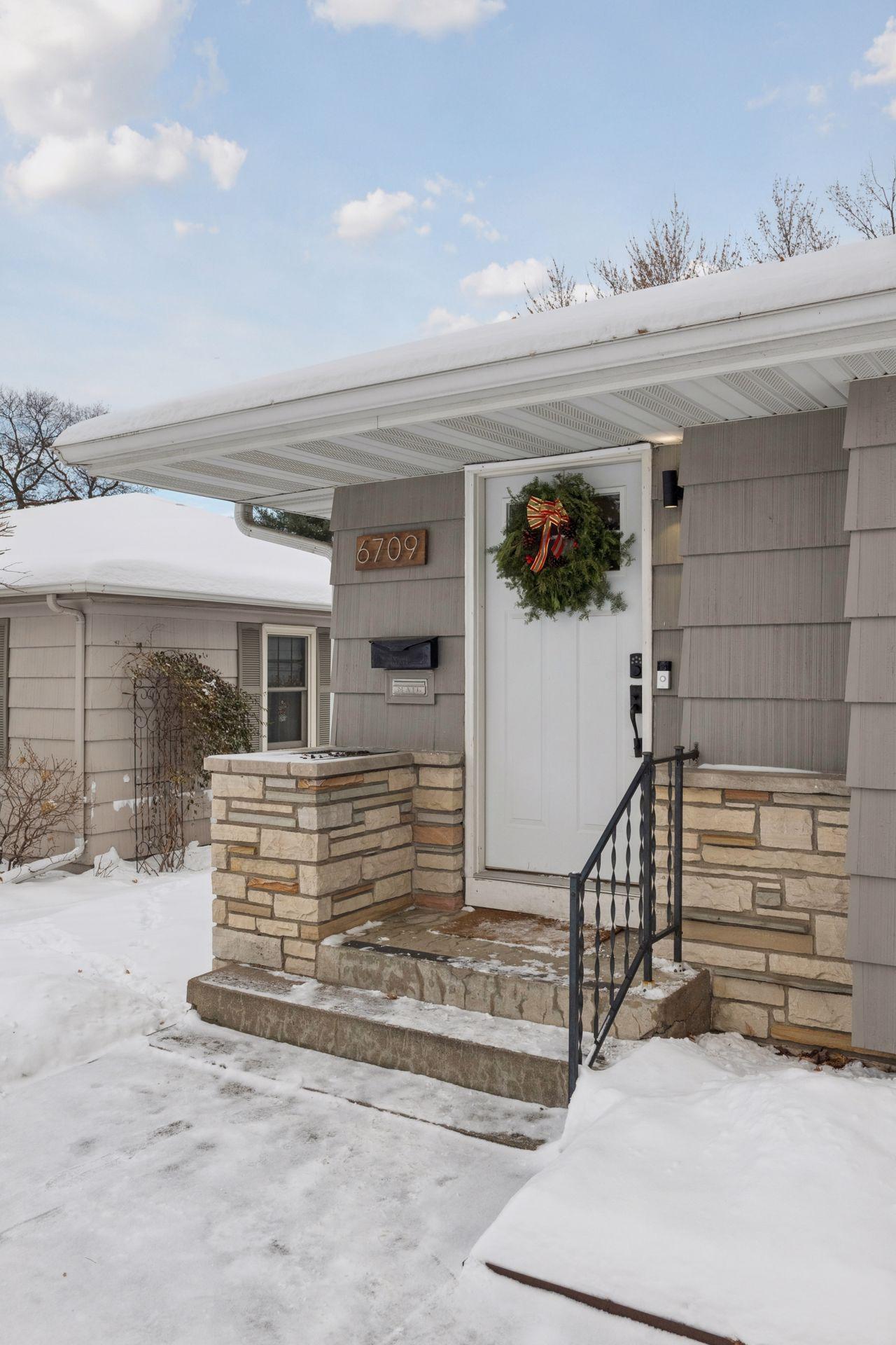 6709 Humboldt Avenue S