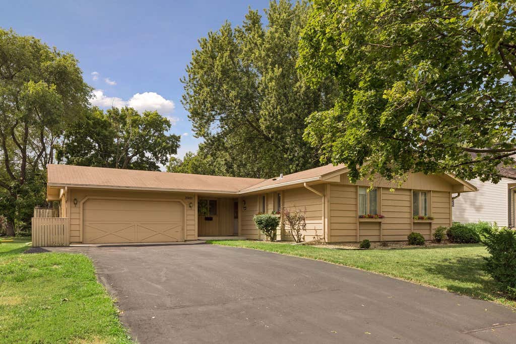 Photo of 3901 Louisiana Avenue N, New Hope, MN 55427 (MLS # 7100254)