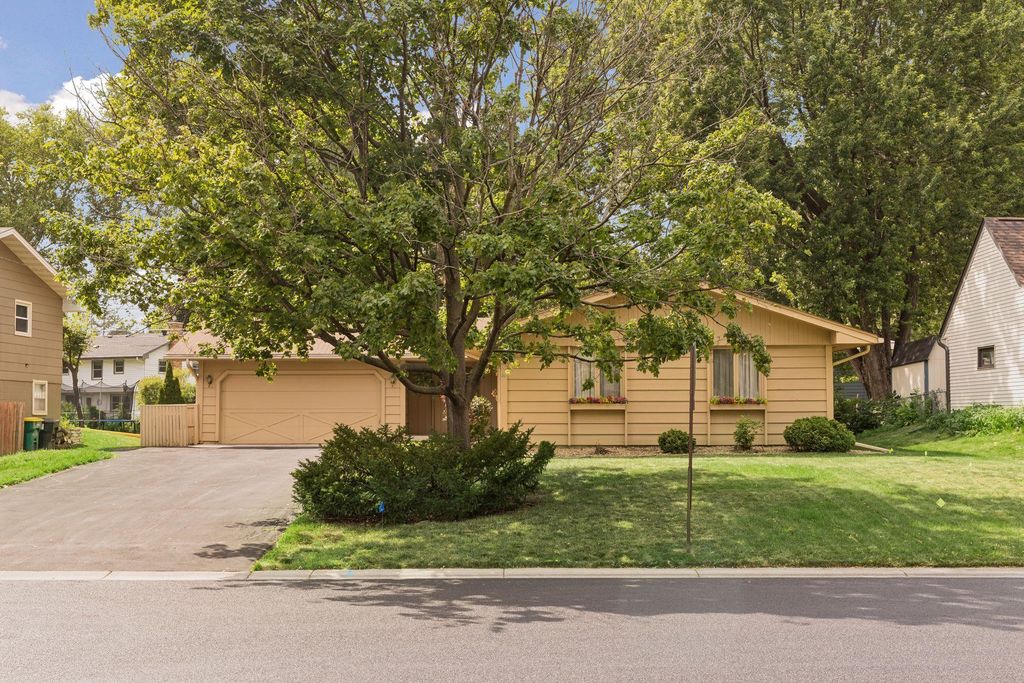 Photo of 3901 Louisiana Avenue N, New Hope, MN 55427 (MLS # 7100254)