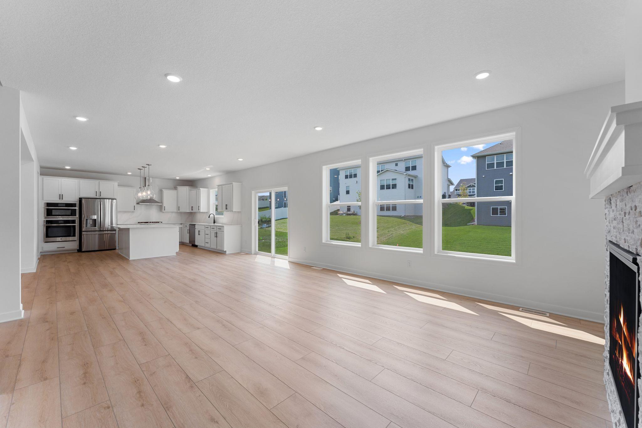 1836 Royal Boulevard N